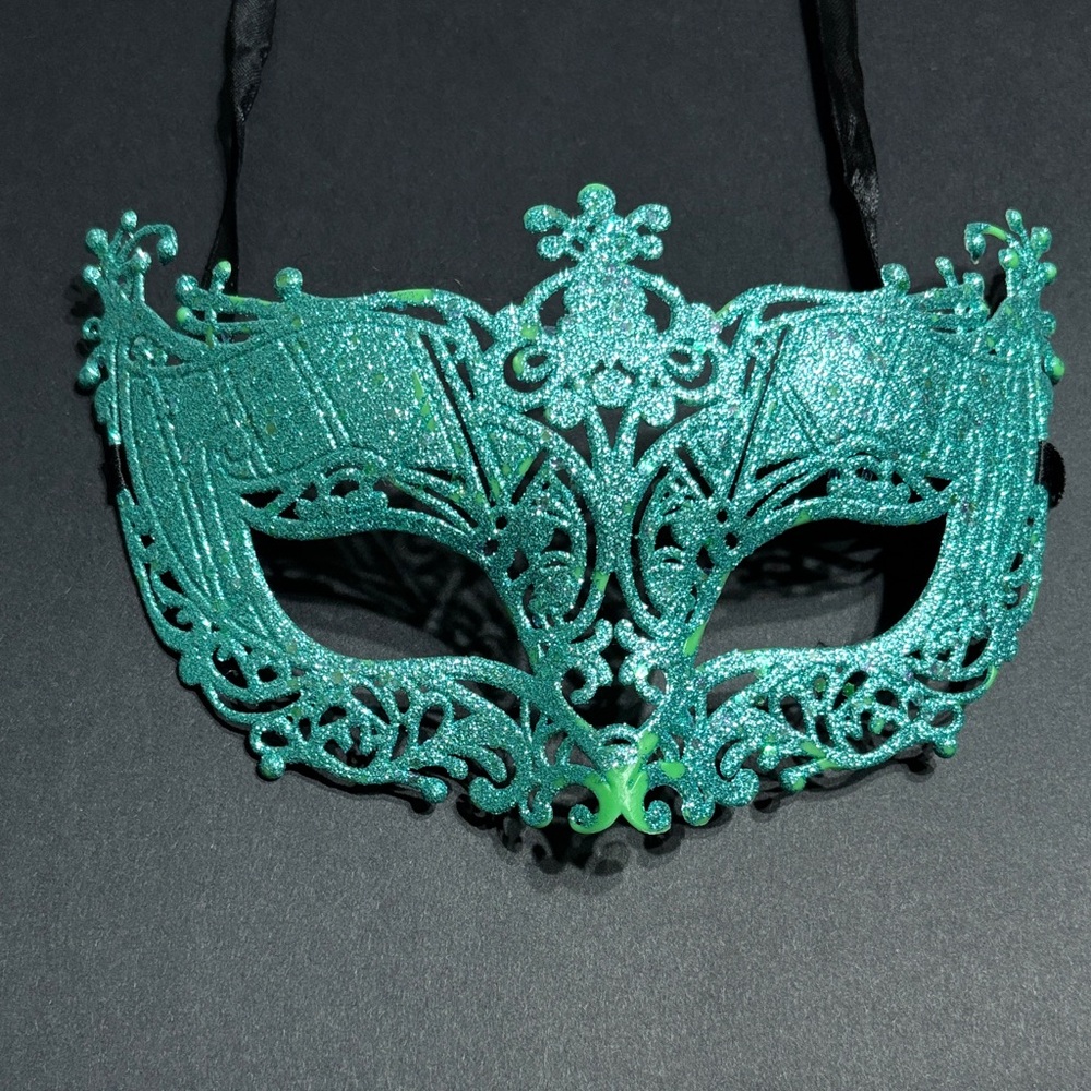 Elegant Green Masquerade Mask